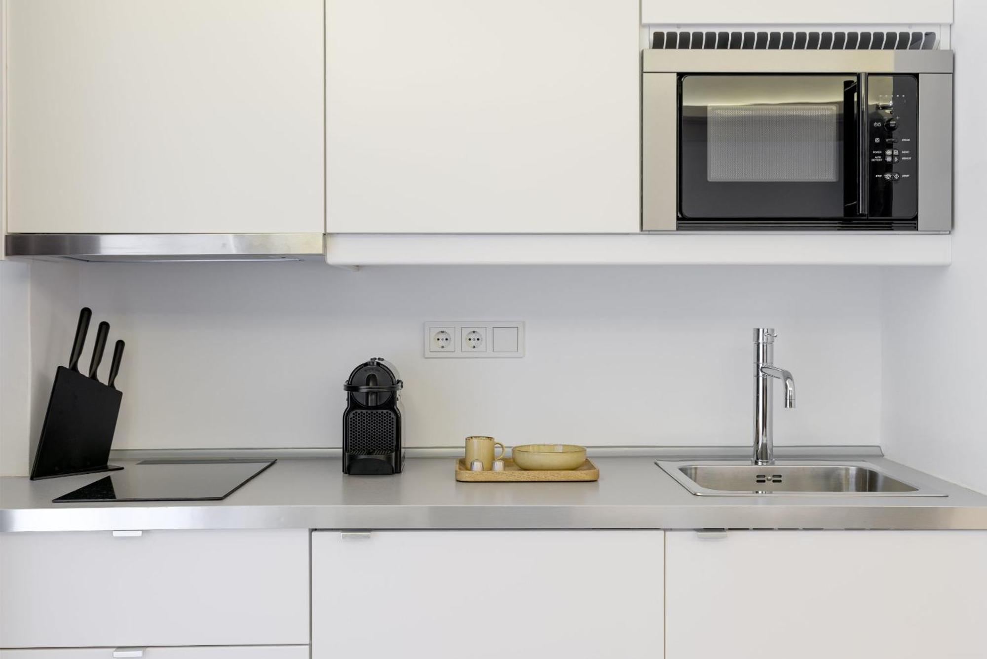 Momo Suites, Acropolis By Aura Homes Apartment