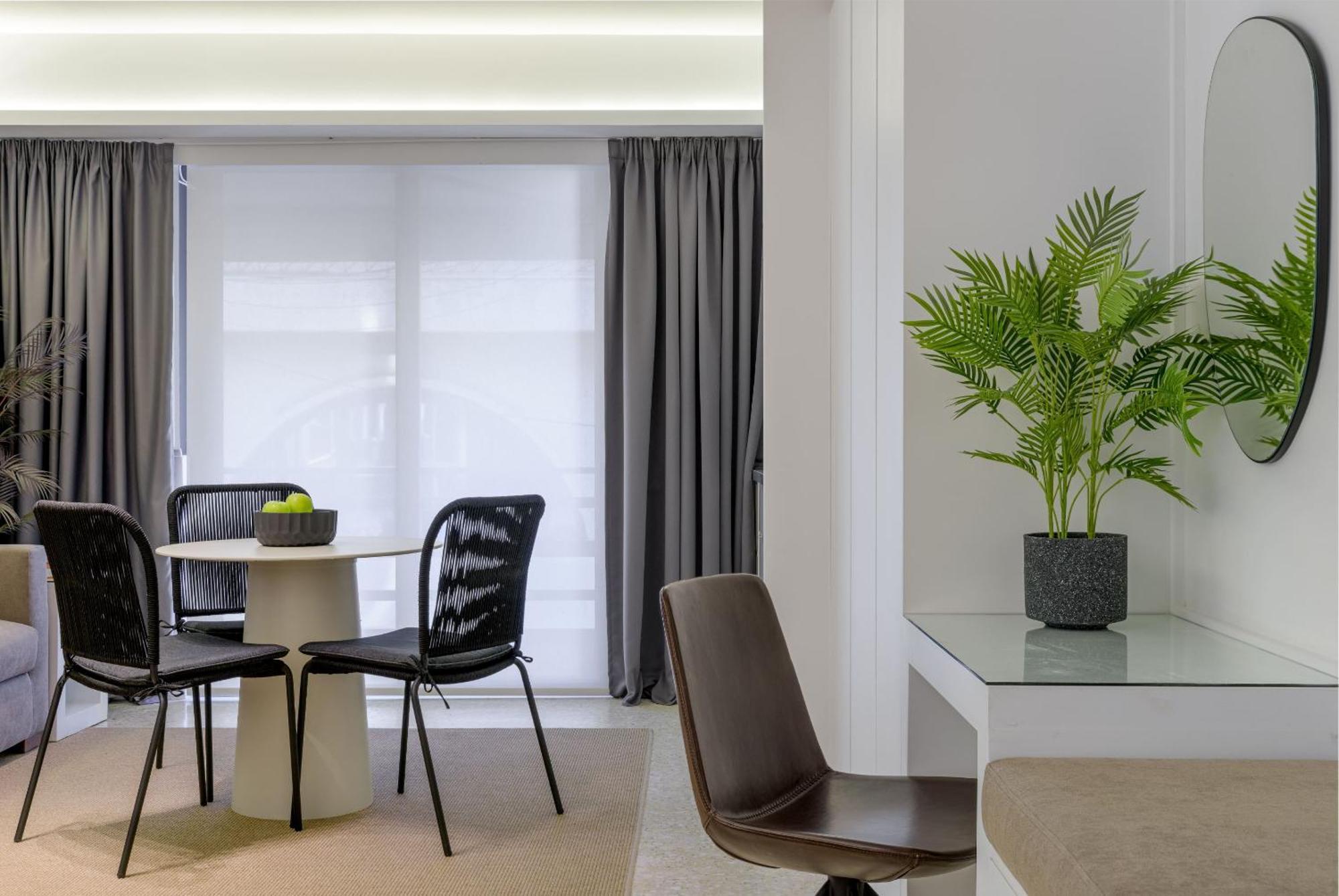 Momo Suites, Acropolis By Aura Homes * Athens