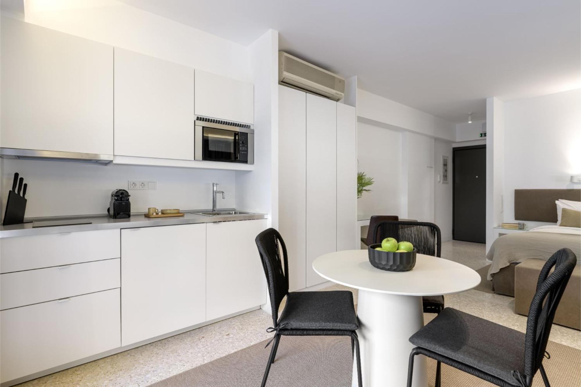 Momo Suites, Acropolis By Aura Homes Apartment